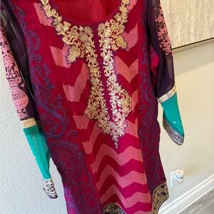 Pakistani/indian Brand new Vibrant Embroidered Kurta .